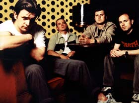 der Link zur H-Blockx Homepage, der auf
der Rock am Ring Seite ist, funktioniert leider nicht. Sorry...